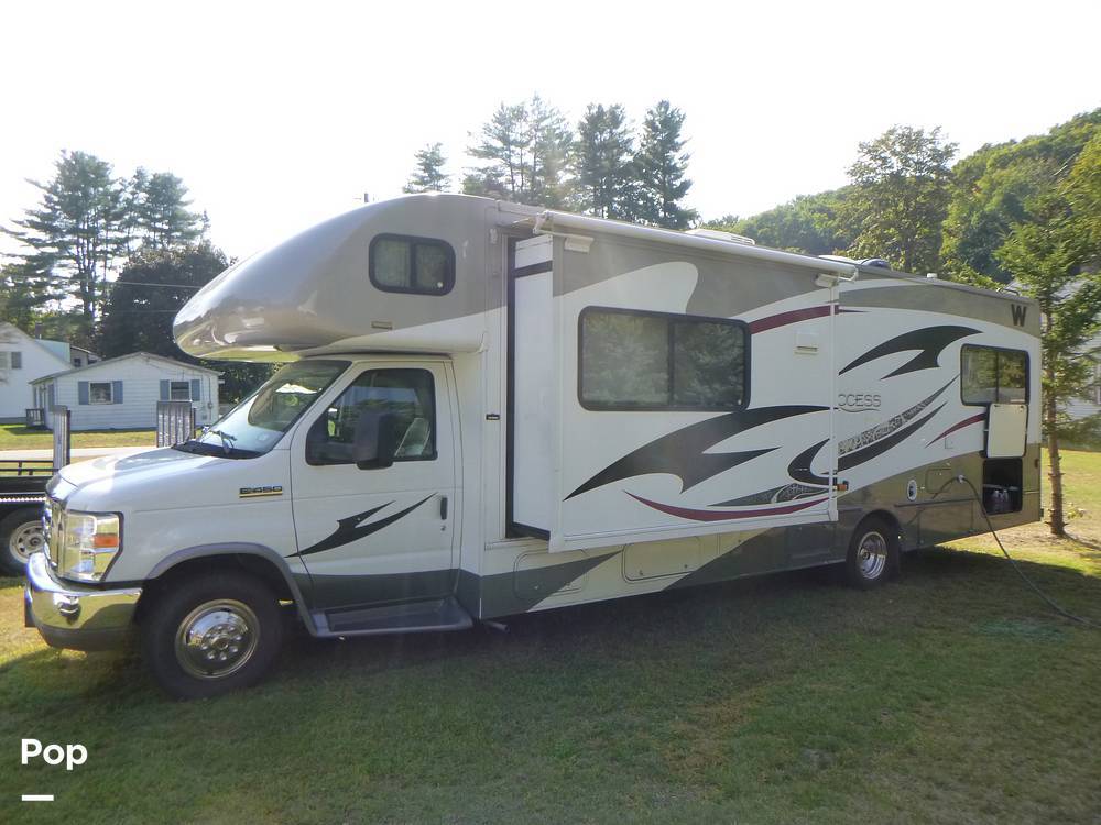 2013 Winnebago Access Premier 31JP in claremont NH