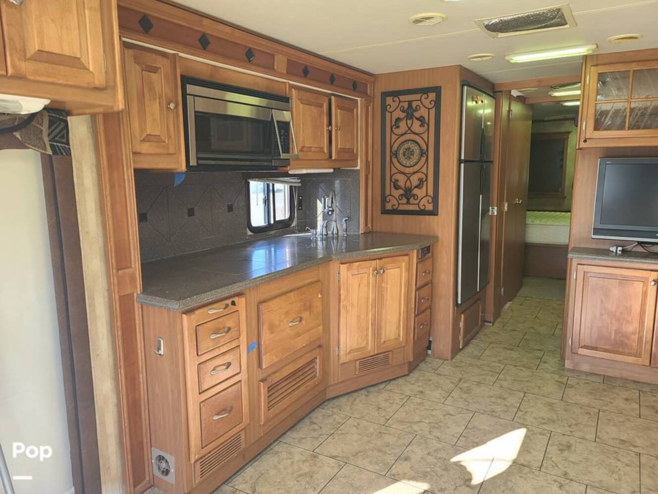 A photo of this 2009 Tiffin Allegro Bay 35TSB