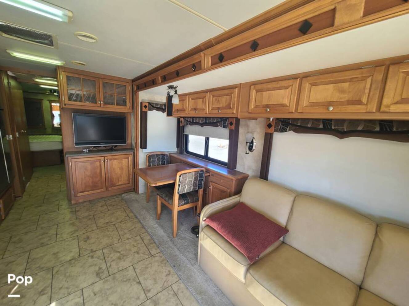 A photo of this 2009 Tiffin Allegro Bay 35TSB