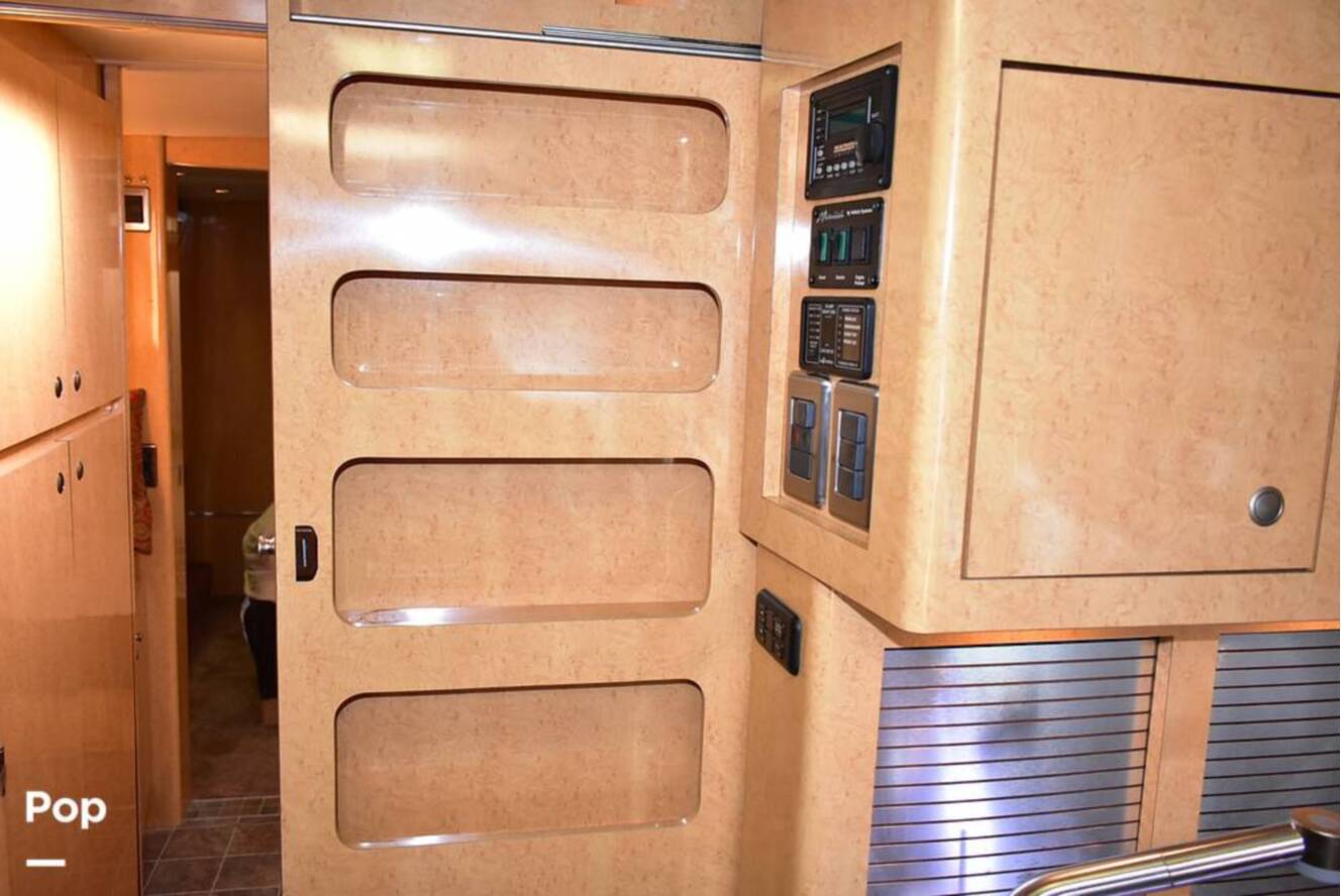 A photo of this 2006 Airstream Land Yacht A37