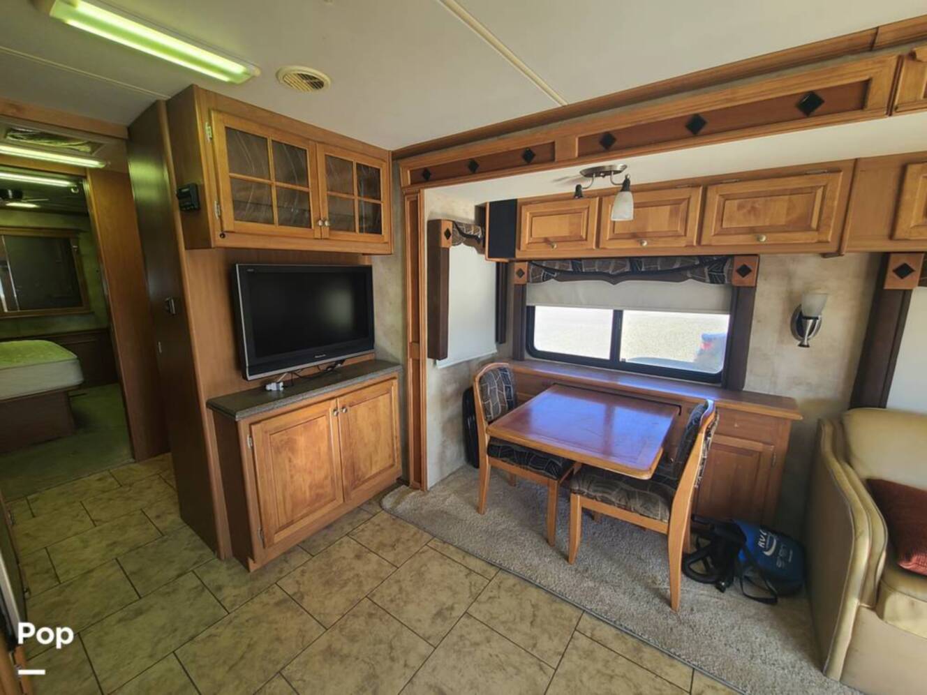 A photo of this 2009 Tiffin Allegro Bay 35TSB