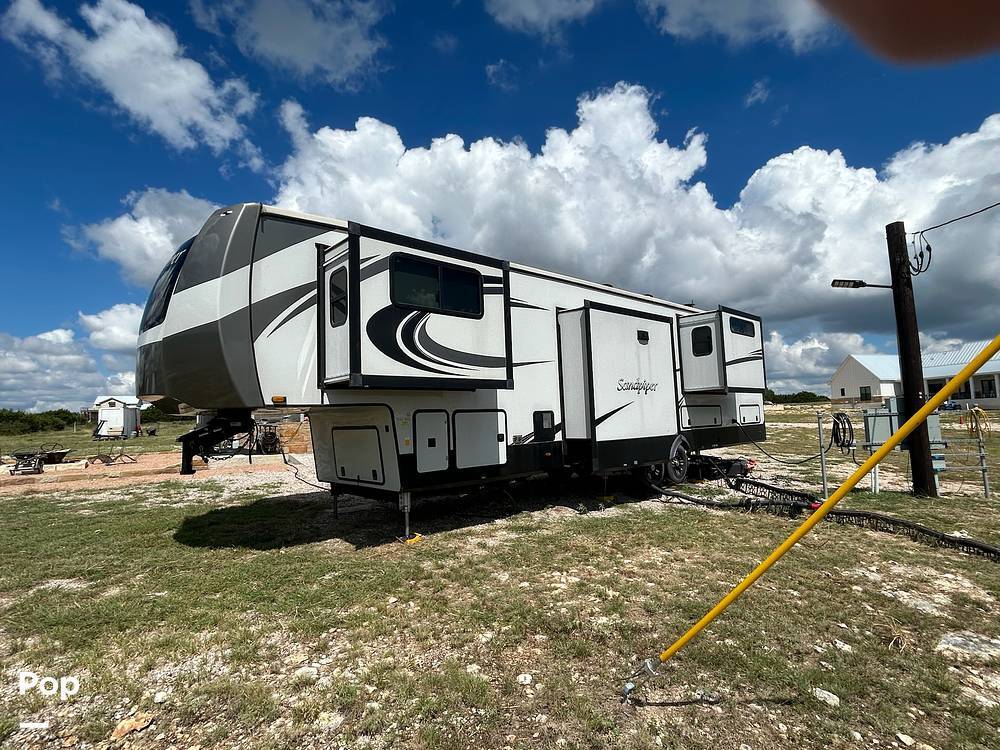 2022 Forest River Sandpiper 391FLRB in bertram TX