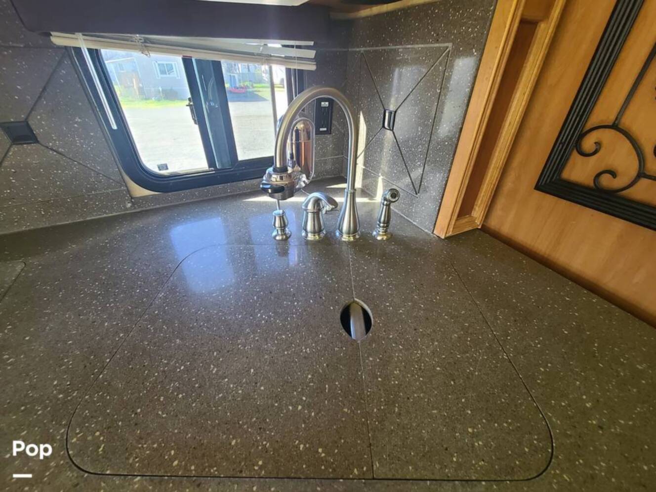 A photo of this 2009 Tiffin Allegro Bay 35TSB