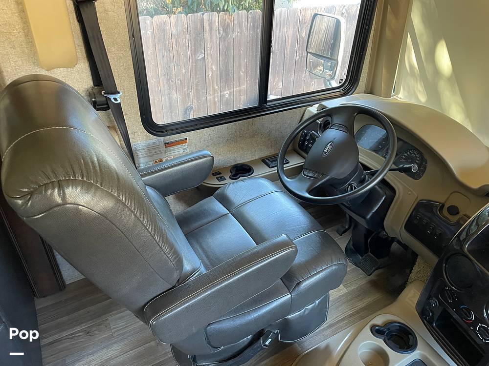2017 Thor Motor Coach Miramar 34.3 in el cajon CA