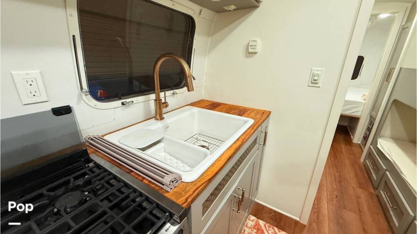 A photo of this 1973 Airstream Sovereign 31