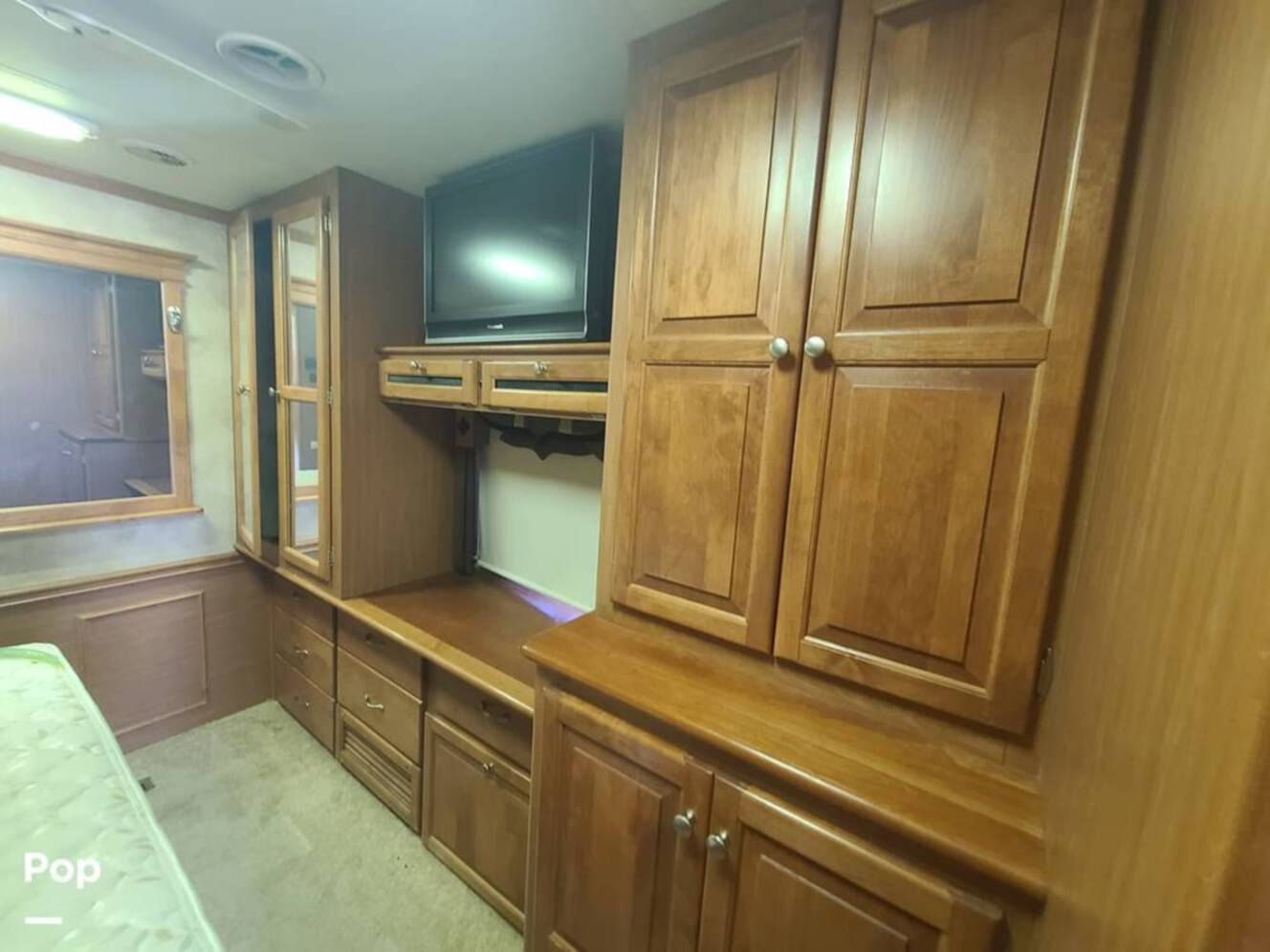 A photo of this 2009 Tiffin Allegro Bay 35TSB