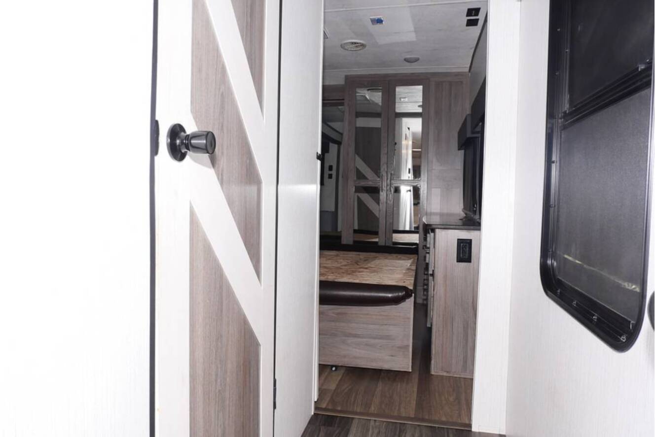A photo of this 2021 Heartland ElkRidge 38RSRT