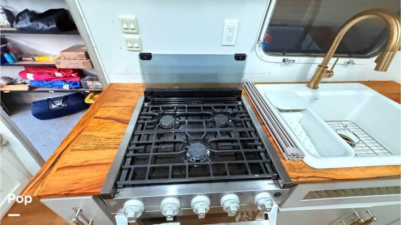 A photo of this 1973 Airstream Sovereign 31