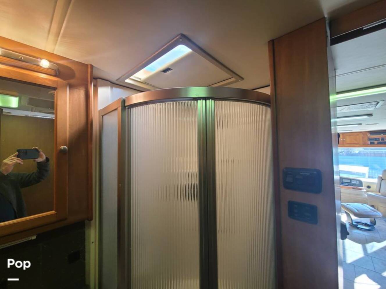 A photo of this 2009 Tiffin Allegro Bay 35TSB