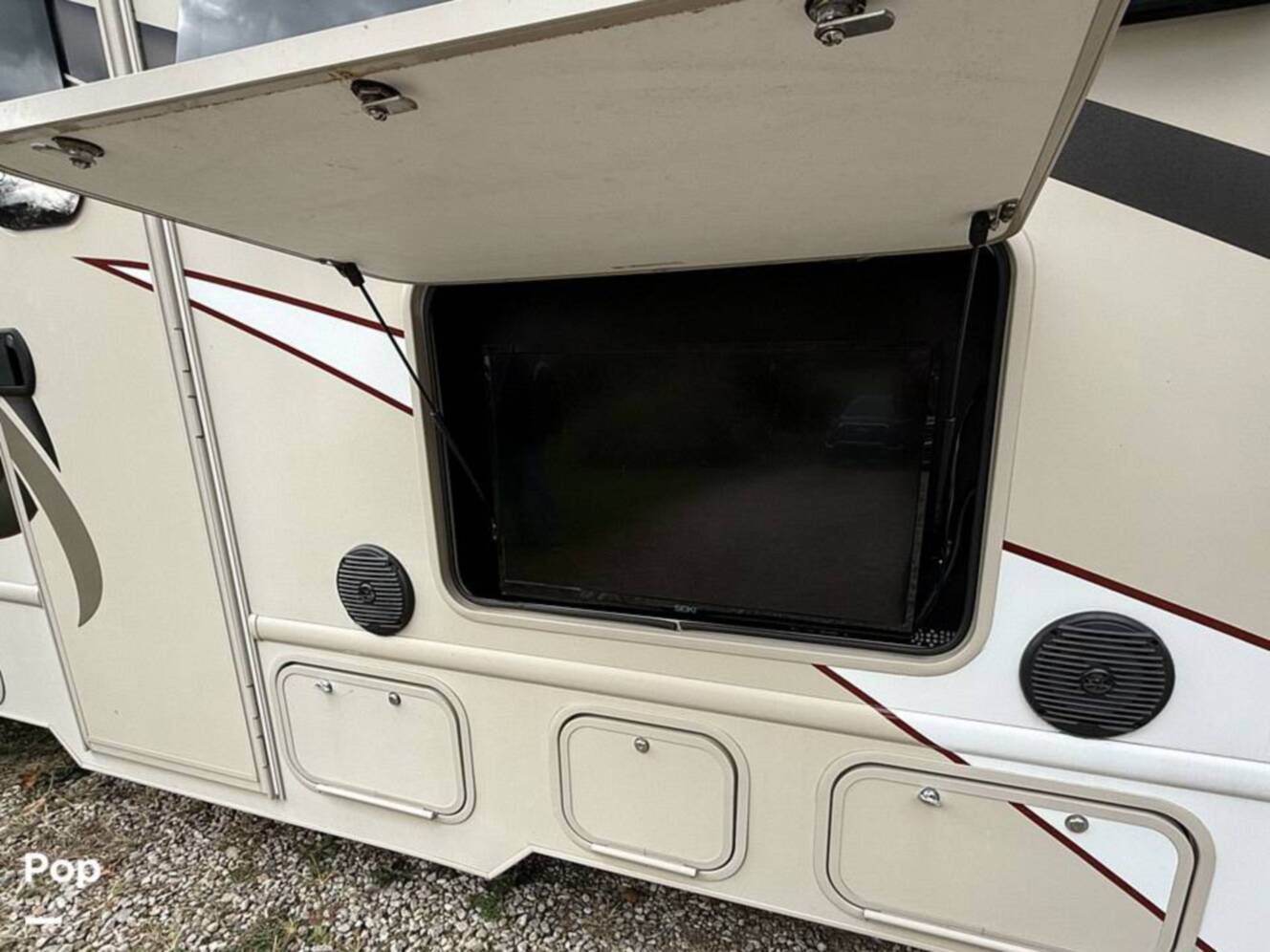 A photo of this 2017 Thor Motor Coach Quantum WS31