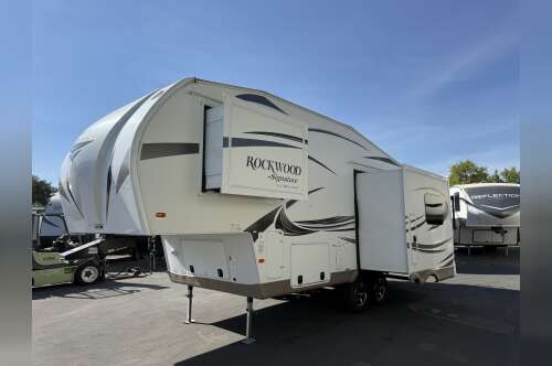 2015 Forest River ROCKWOOD SIGNATURE ULTRA LITE 8244WS in davis CA