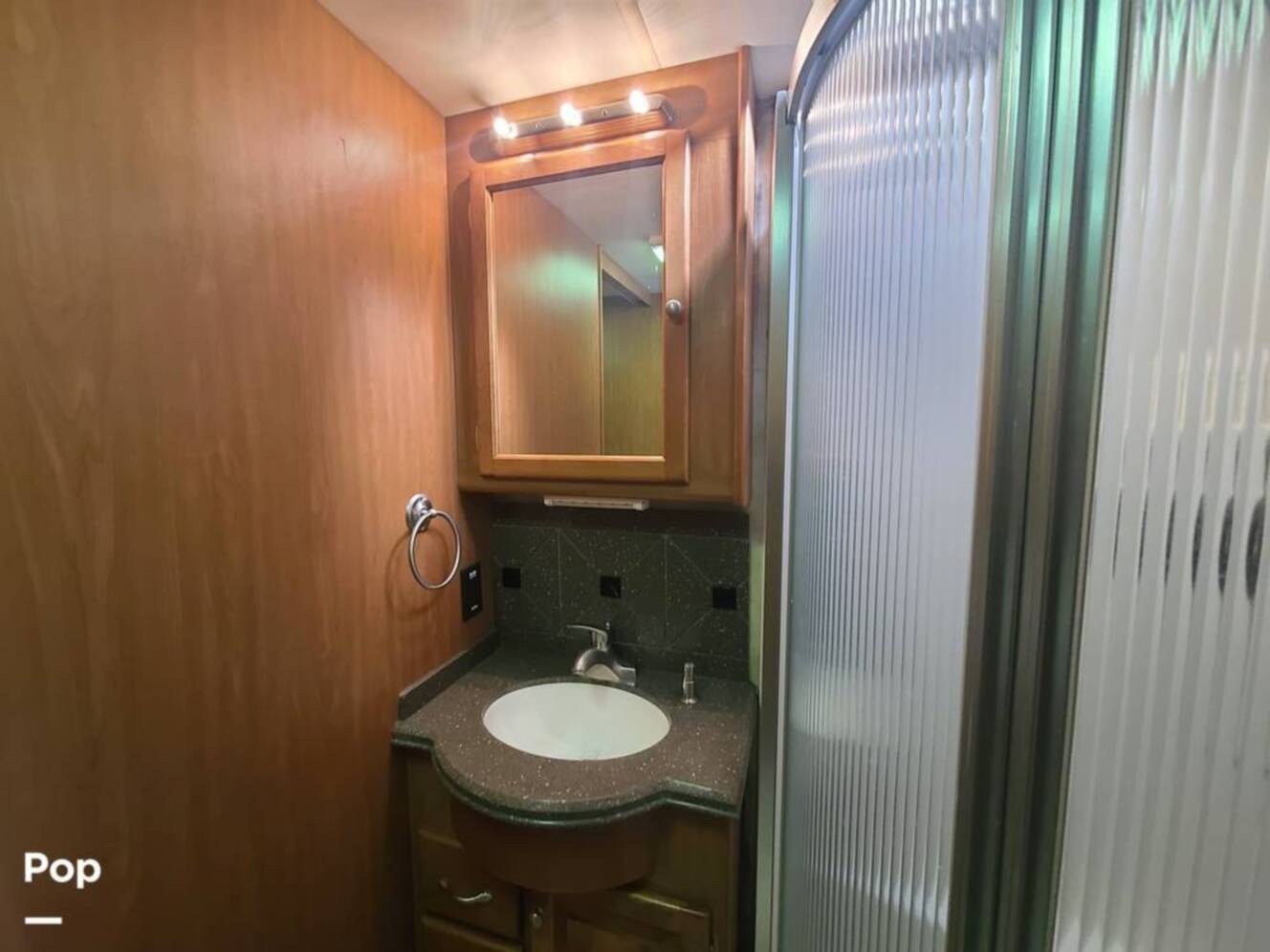 A photo of this 2009 Tiffin Allegro Bay 35TSB