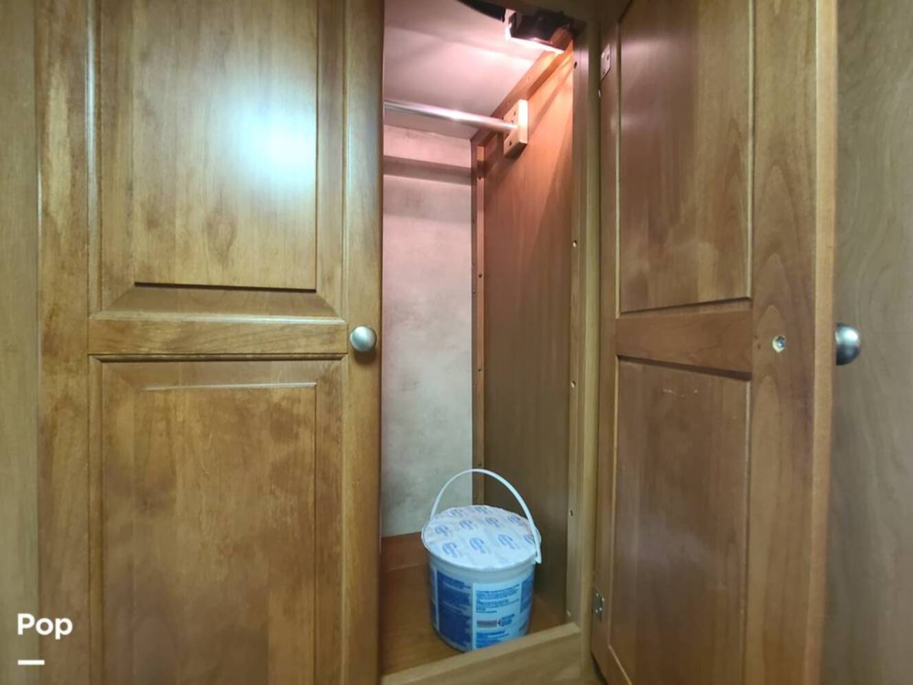 A photo of this 2009 Tiffin Allegro Bay 35TSB