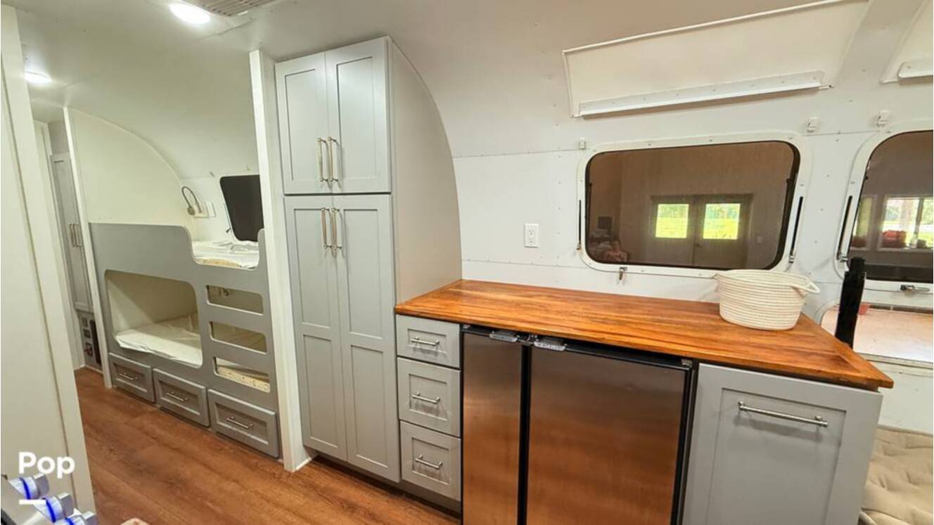A photo of this 1973 Airstream Sovereign 31