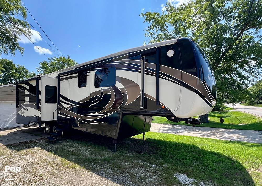 2015 DRV Mobile Suites 38RSSA in pleasant prairie WI