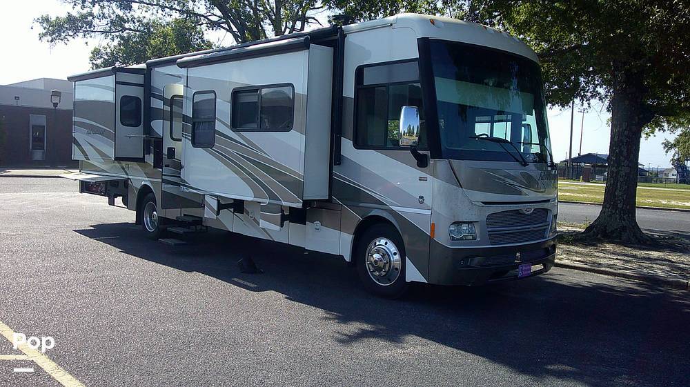 2013 Winnebago Adventurer 37F in lexington SC