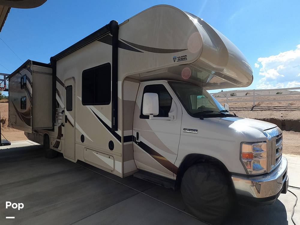 2019 Thor Motor Coach Four Winds 30D in oak hills CA