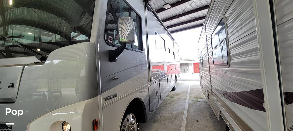 2019 Winnebago Adventurer 35F in knoxville TN