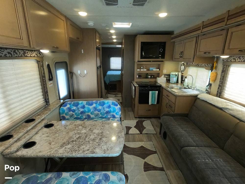 2019 Thor Motor Coach Four Winds 30D in oak hills CA