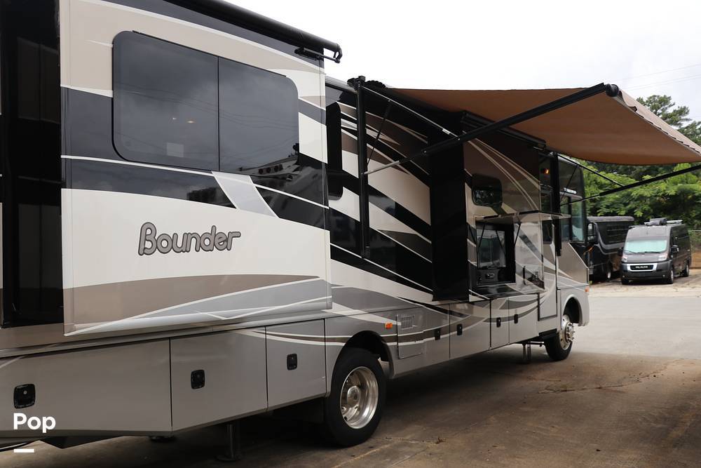 2015 Fleetwood Bounder 34T in marietta GA