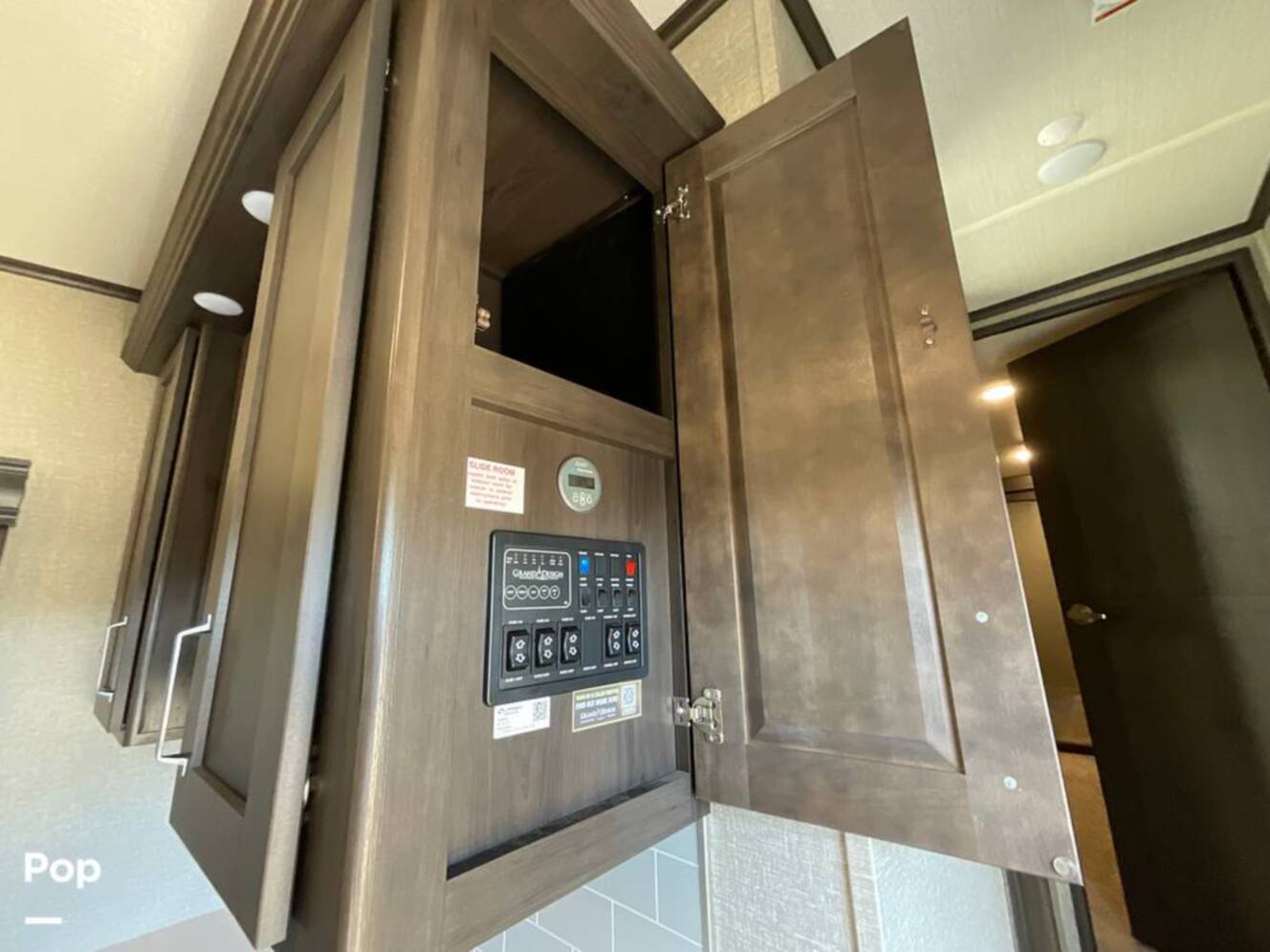 A photo of this 2022 Grand Design Reflection 337RLS