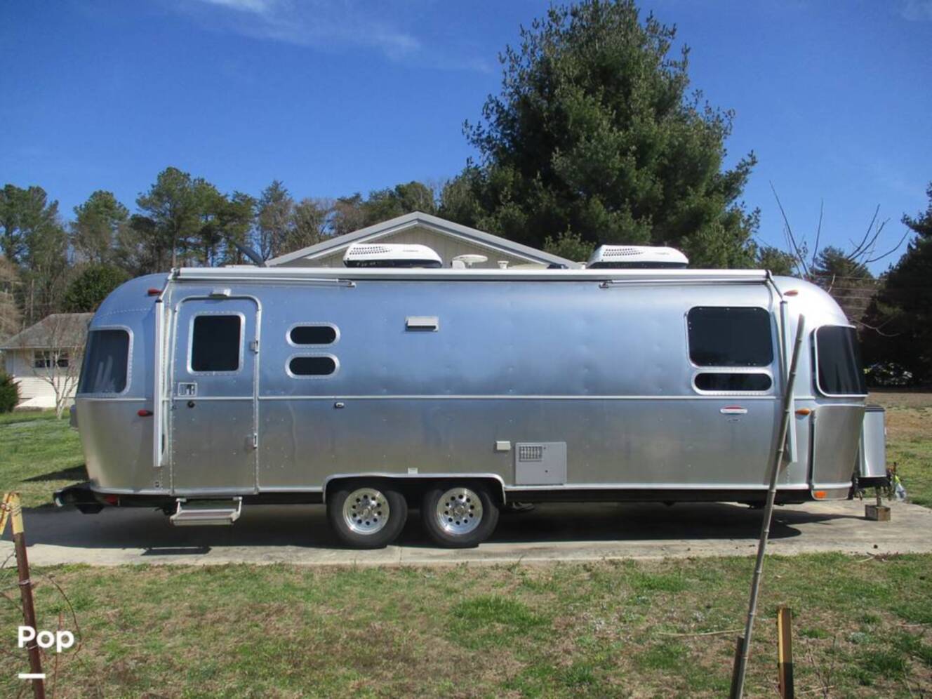 A photo of this 2018 Airstream Airstream International Signature 27FB