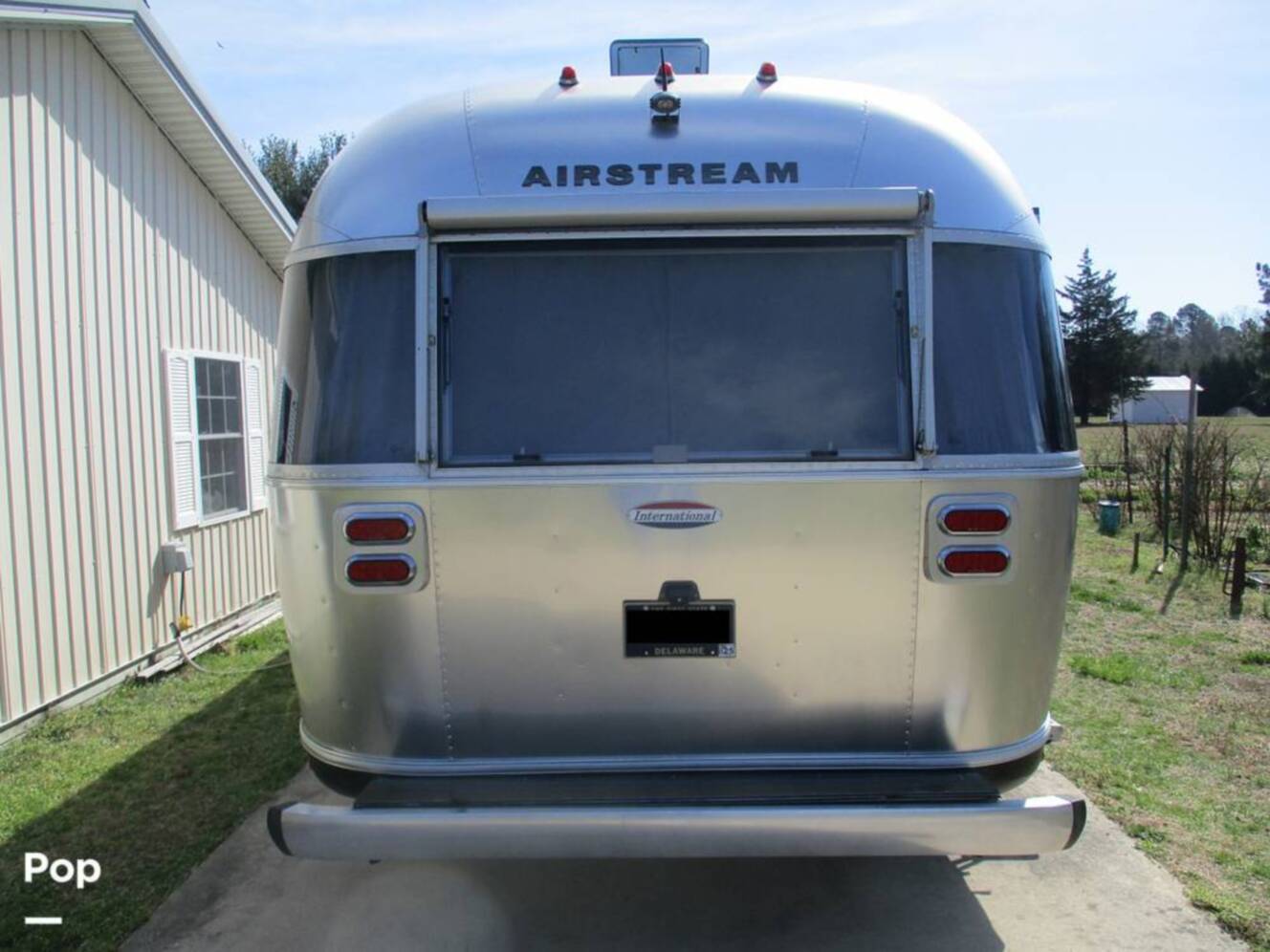 A photo of this 2018 Airstream Airstream International Signature 27FB