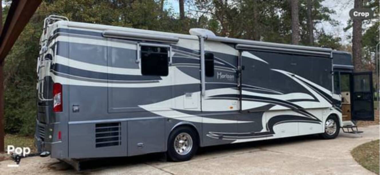 A photo of this 2006 Itasca Horizon 40FD