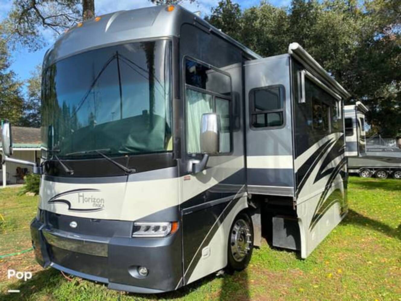 A photo of this 2006 Itasca Horizon 40FD