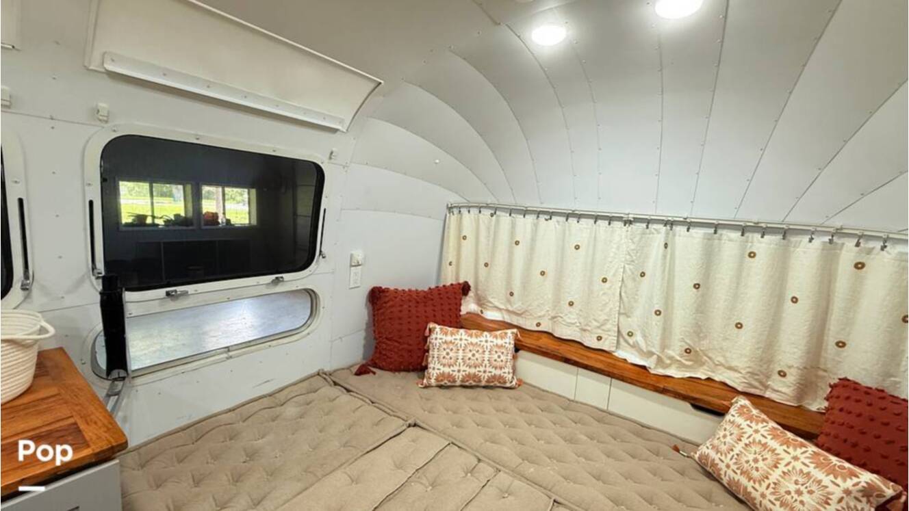 A photo of this 1973 Airstream Sovereign 31