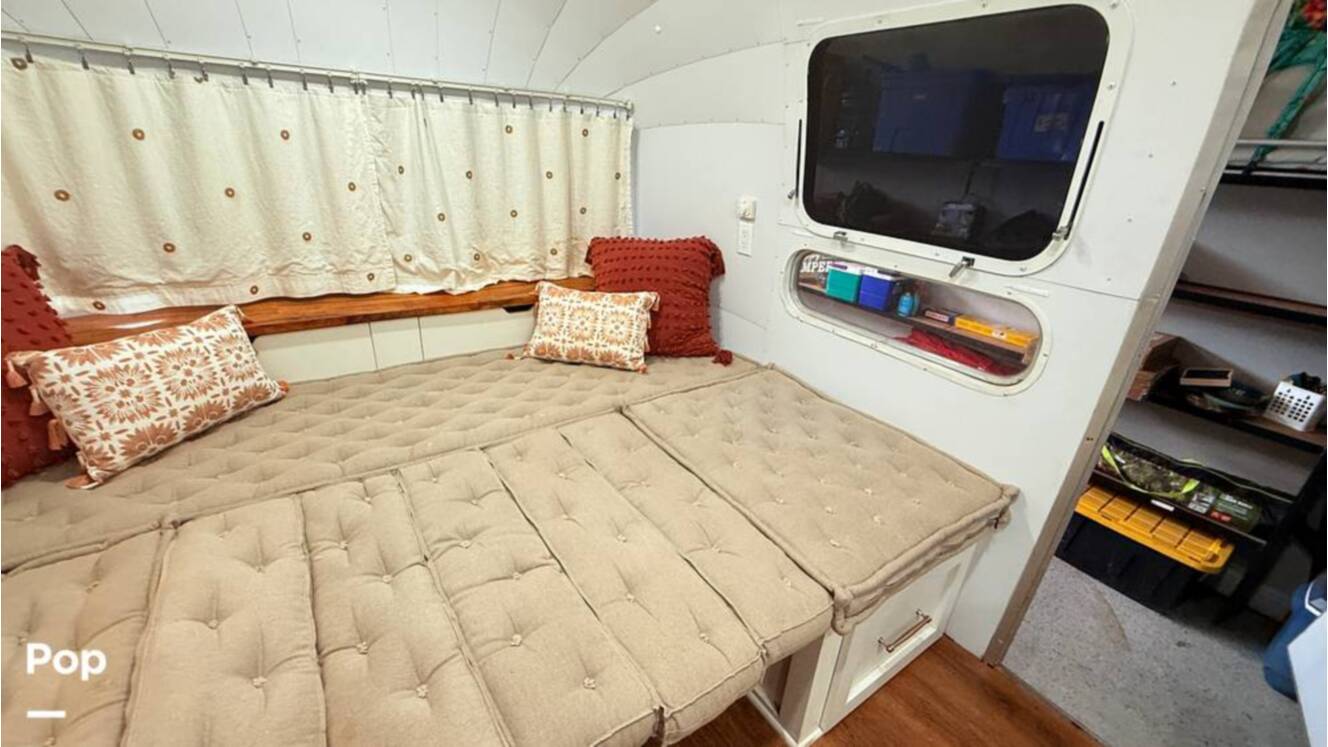 A photo of this 1973 Airstream Sovereign 31