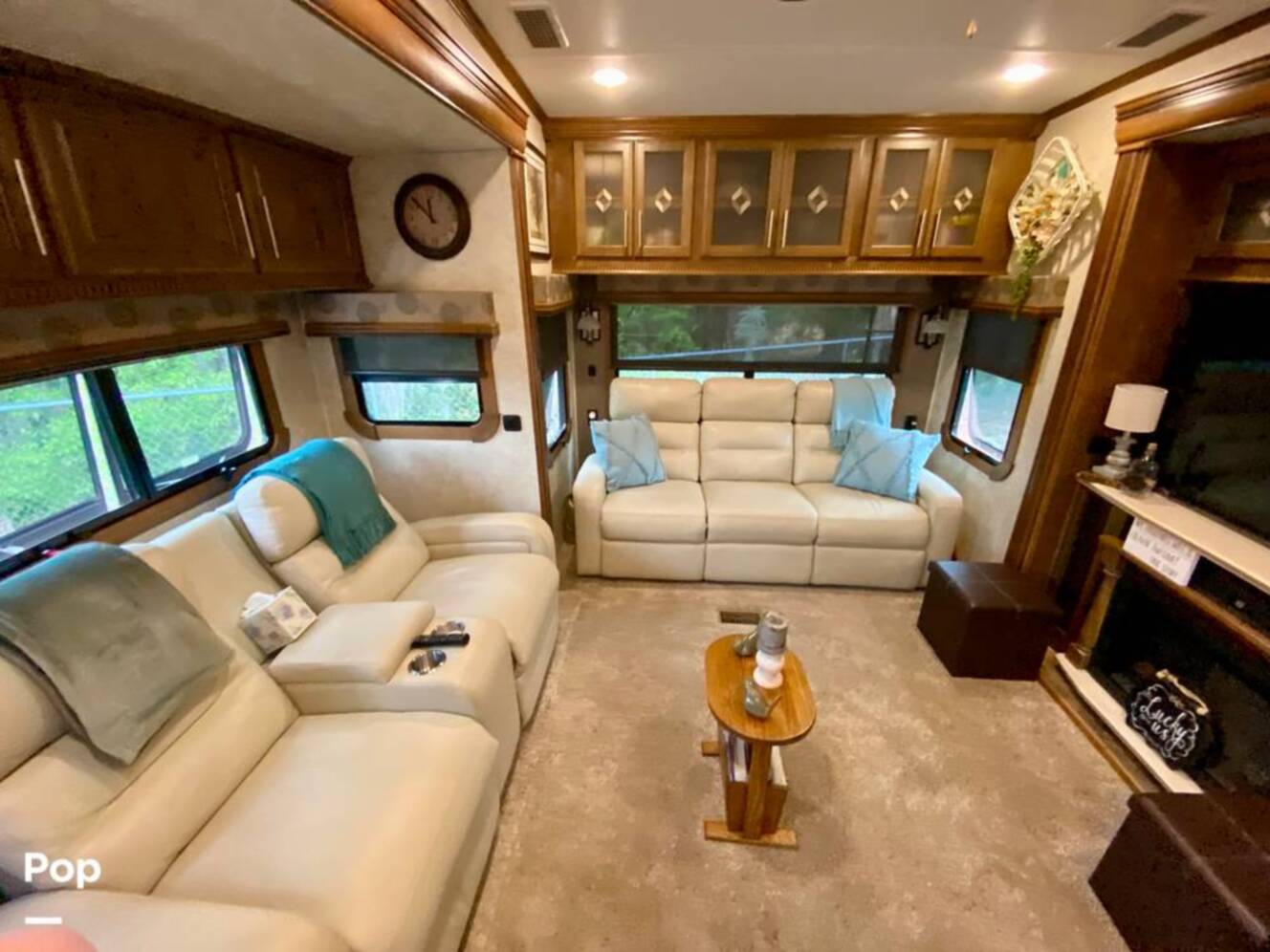 A photo of this 2015 Crossroads Carriage 40RL