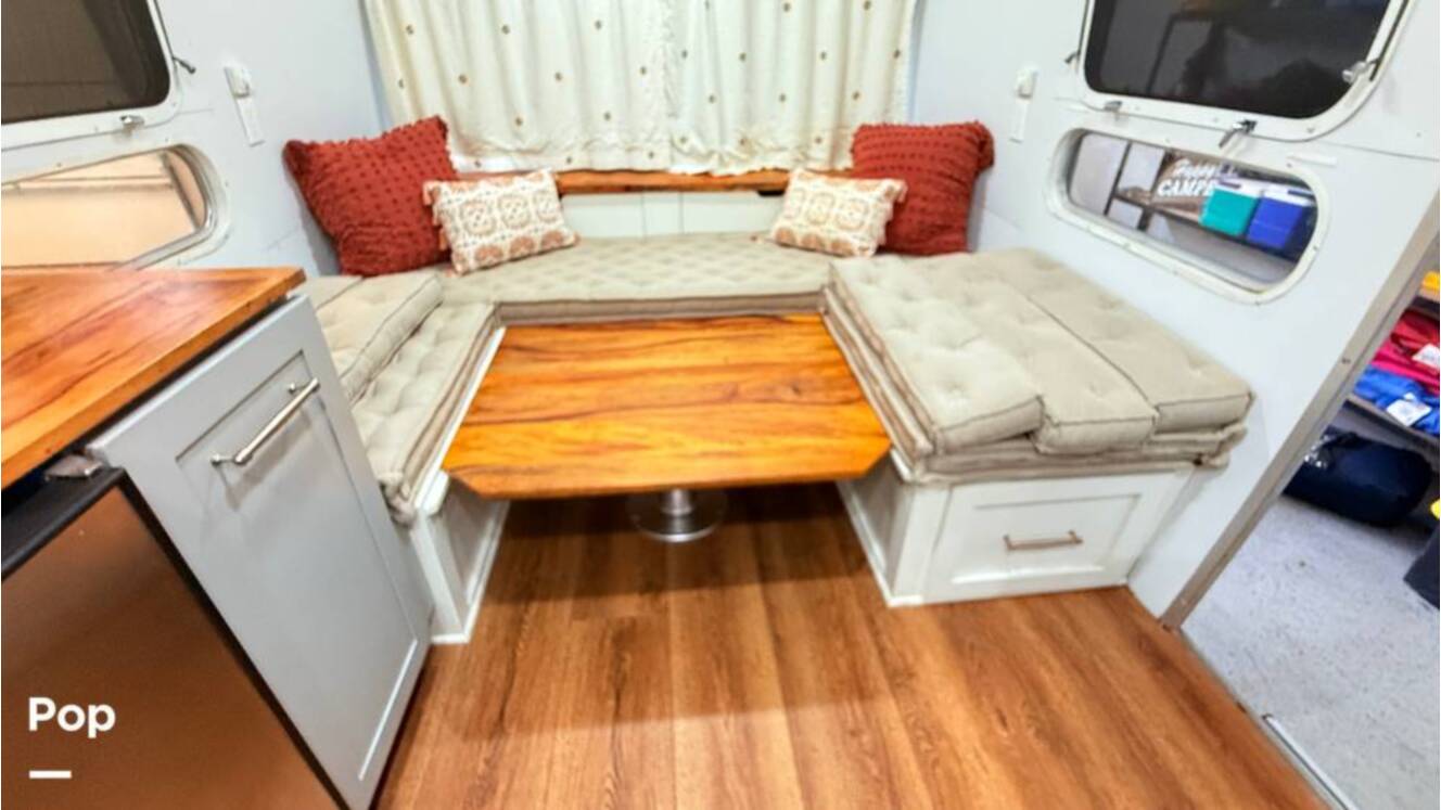 A photo of this 1973 Airstream Sovereign 31