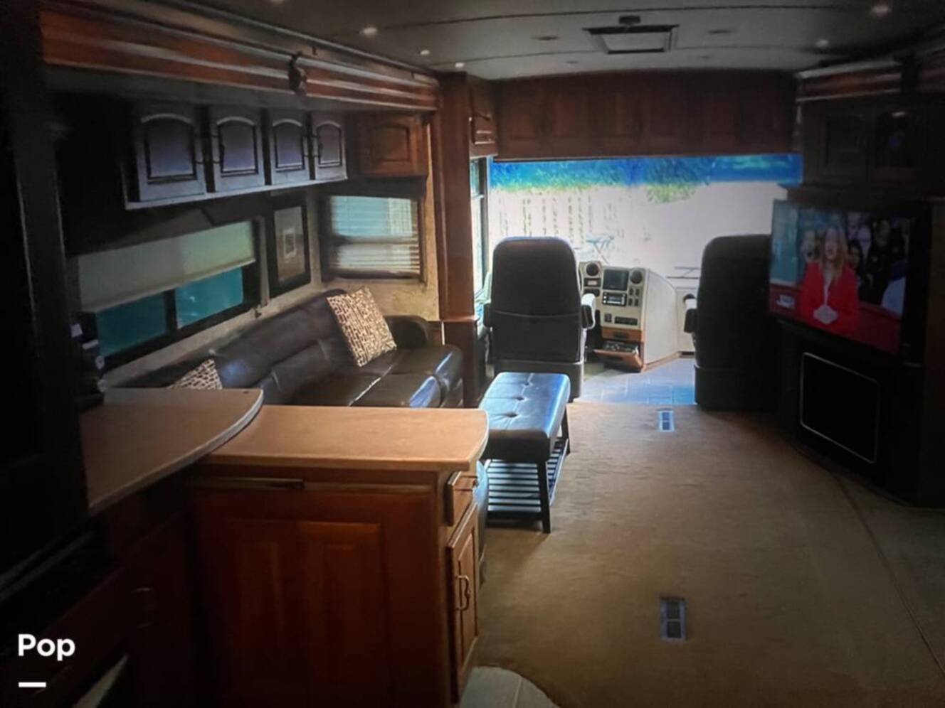 A photo of this 2006 Itasca Horizon 40FD