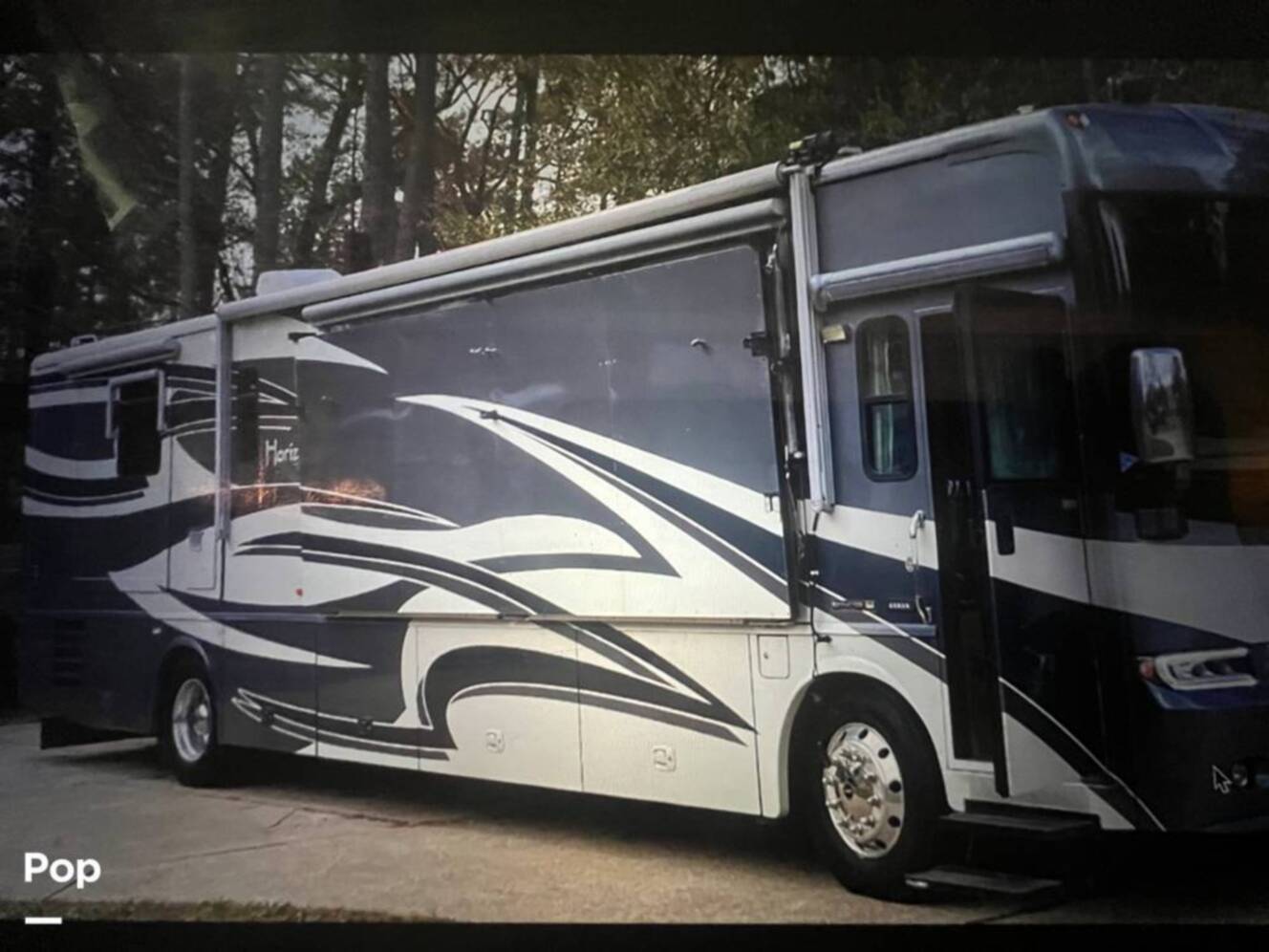 A photo of this 2006 Itasca Horizon 40FD