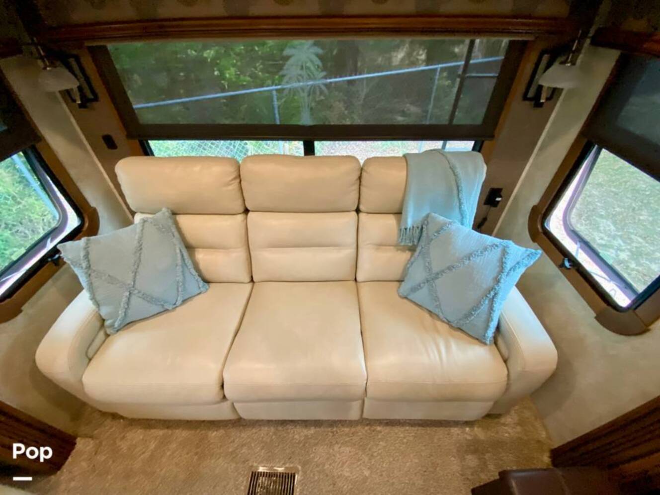 A photo of this 2015 Crossroads Carriage 40RL