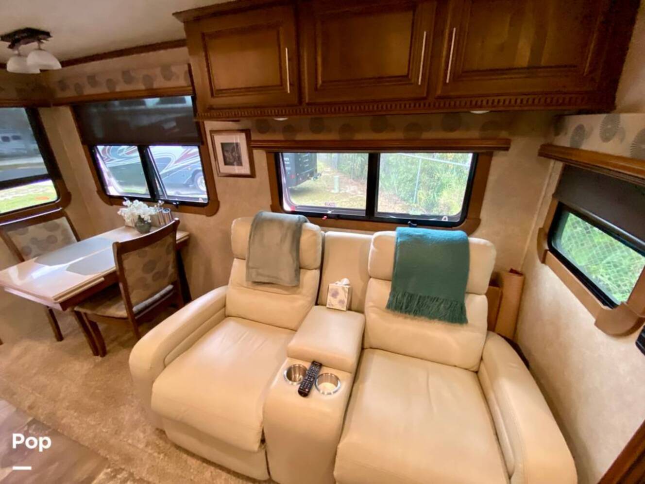 A photo of this 2015 Crossroads Carriage 40RL