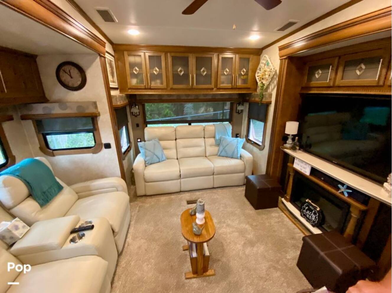 A photo of this 2015 Crossroads Carriage 40RL