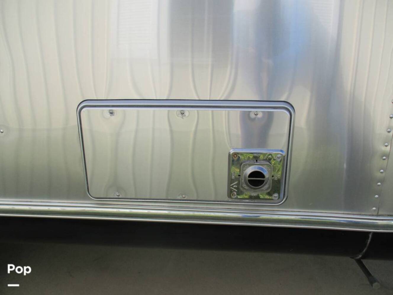A photo of this 2018 Airstream Airstream International Signature 27FB