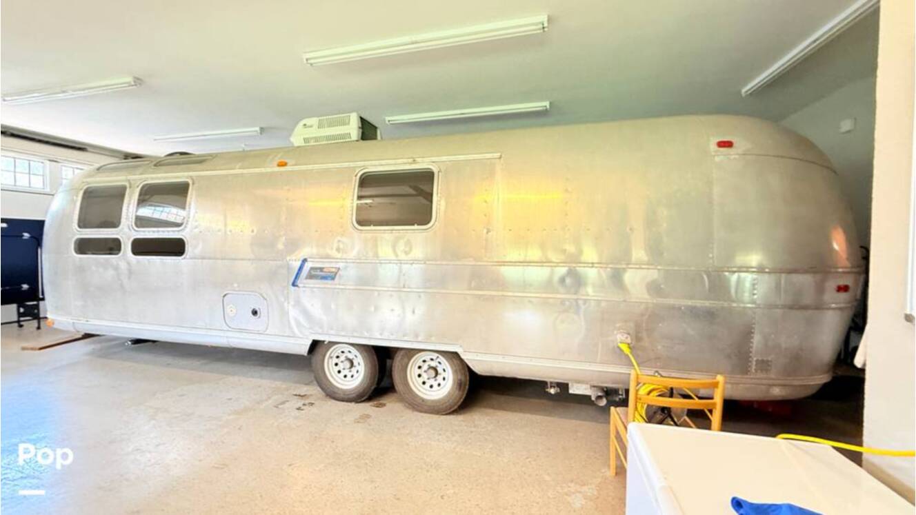 A photo of this 1973 Airstream Sovereign 31