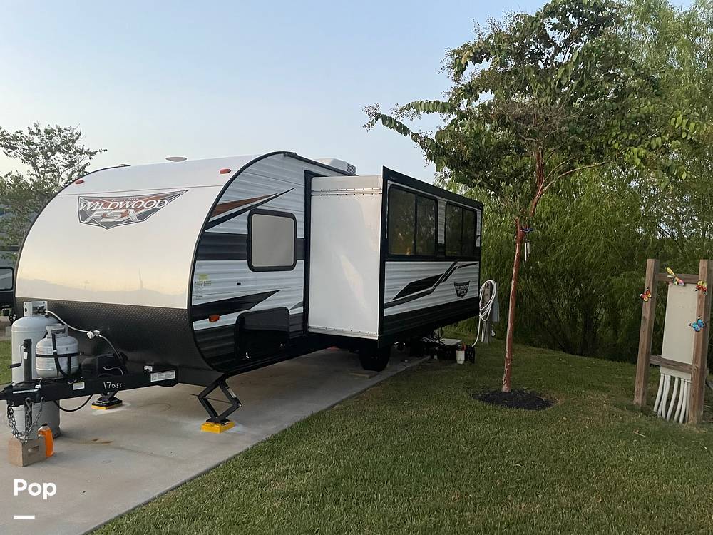 2022 Forest River Wildwood FSX 170SS in manvel TX