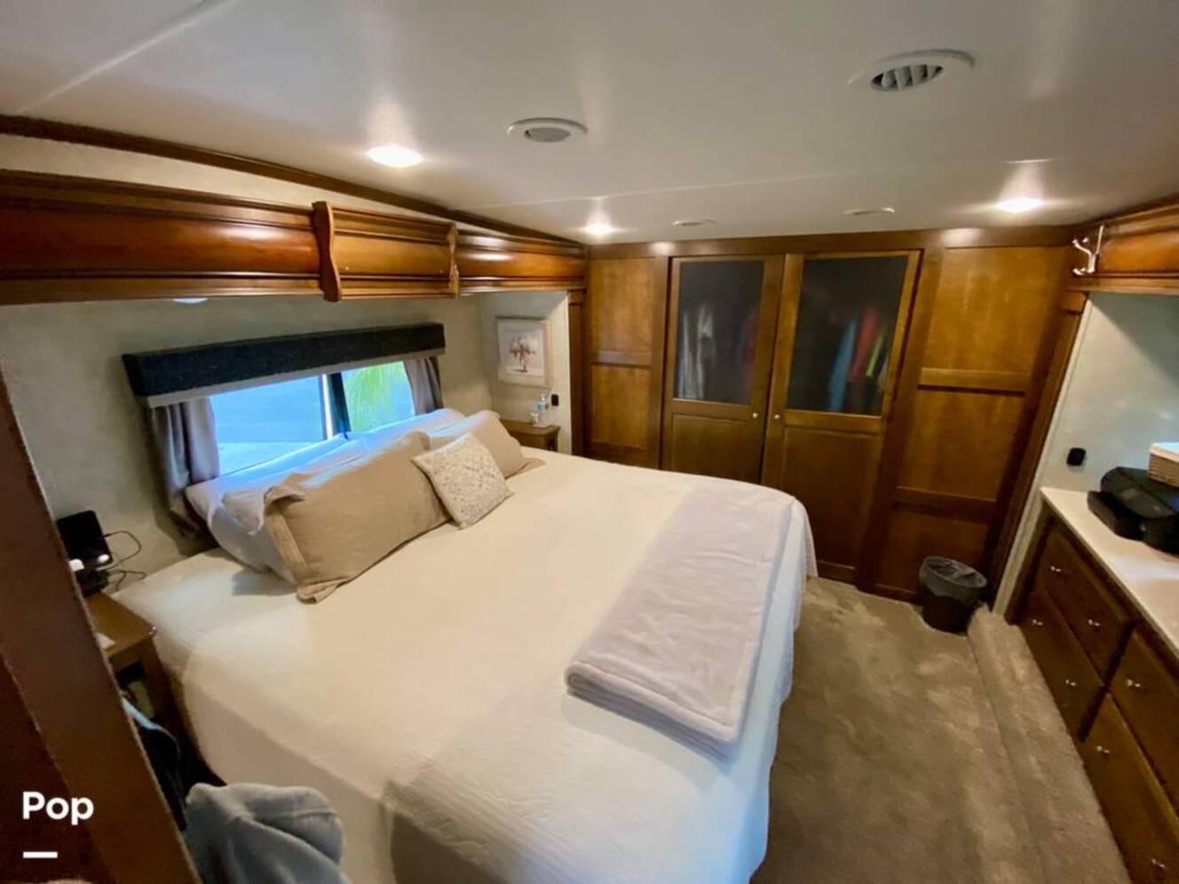A photo of this 2015 Crossroads Carriage 40RL