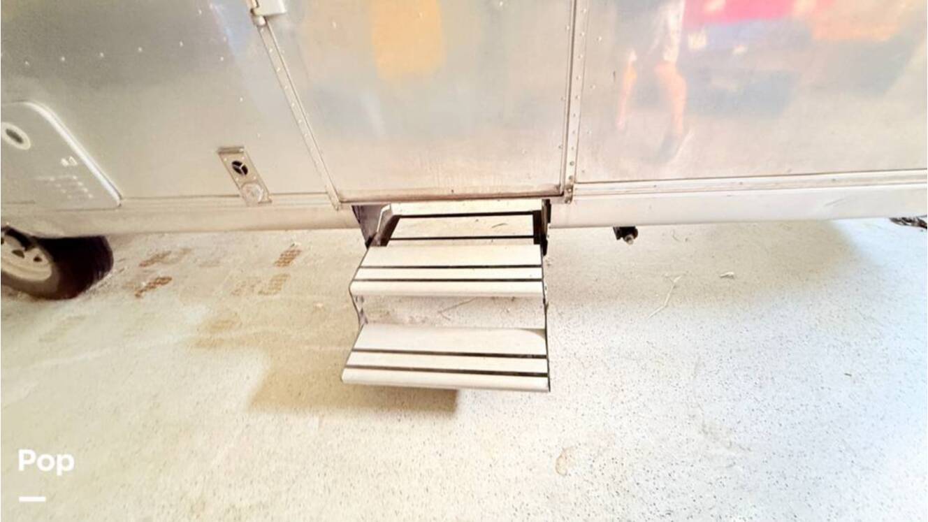 A photo of this 1973 Airstream Sovereign 31