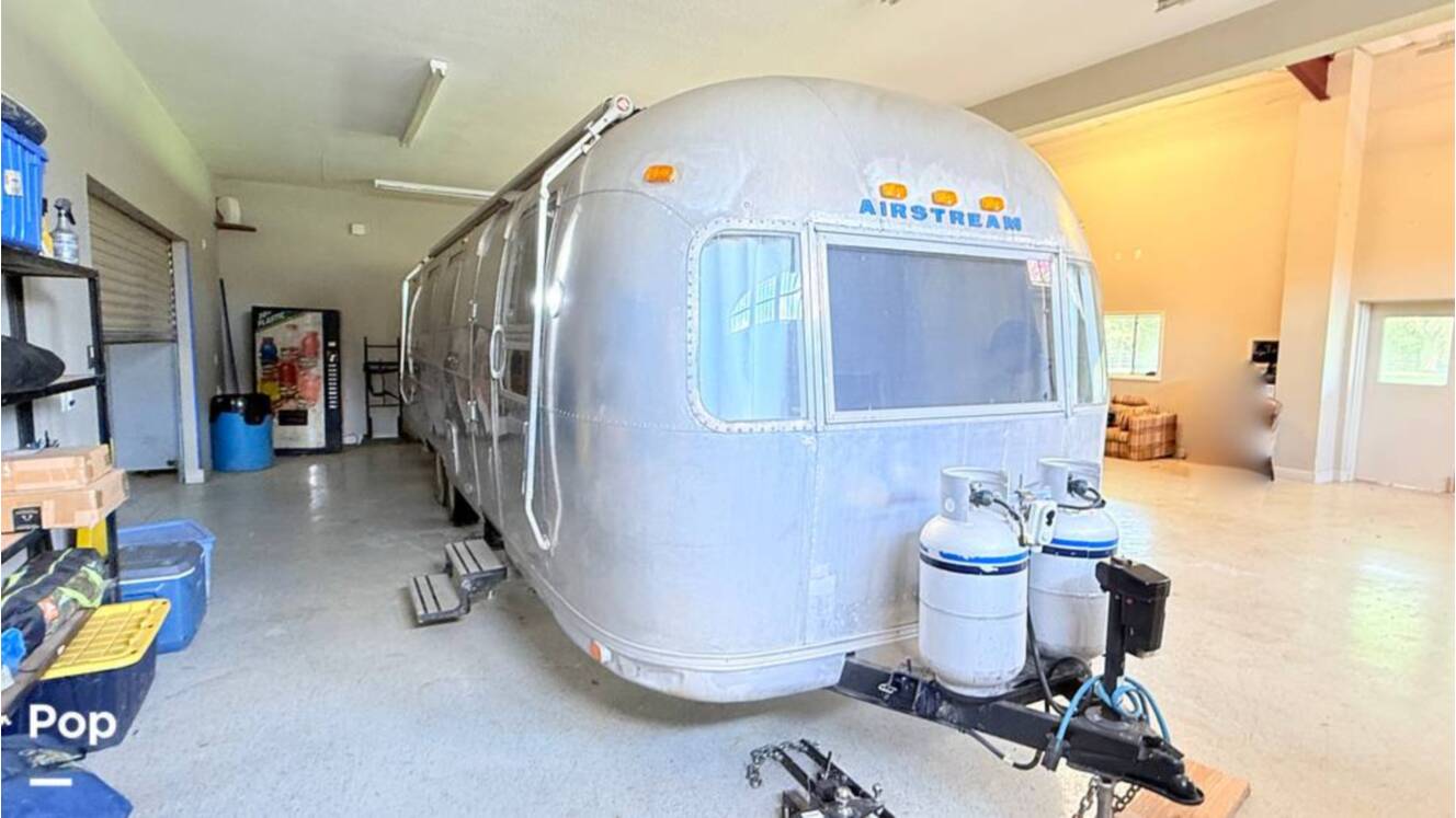 A photo of this 1973 Airstream Sovereign 31