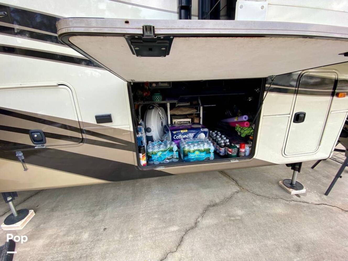 A photo of this 2015 Crossroads Carriage 40RL