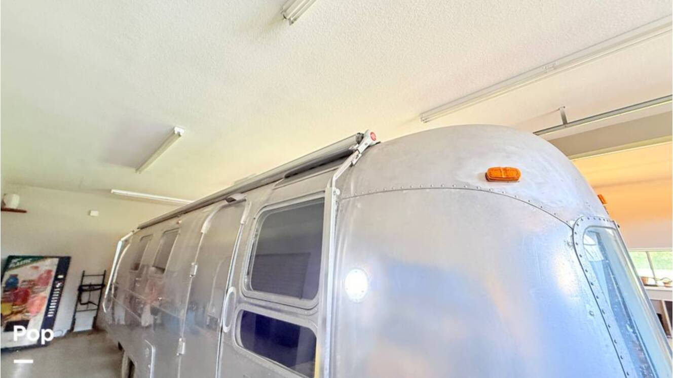 A photo of this 1973 Airstream Sovereign 31
