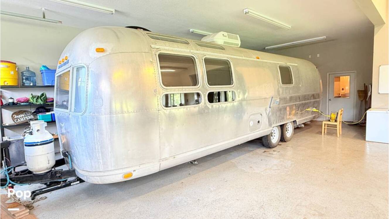 A photo of this 1973 Airstream Sovereign 31