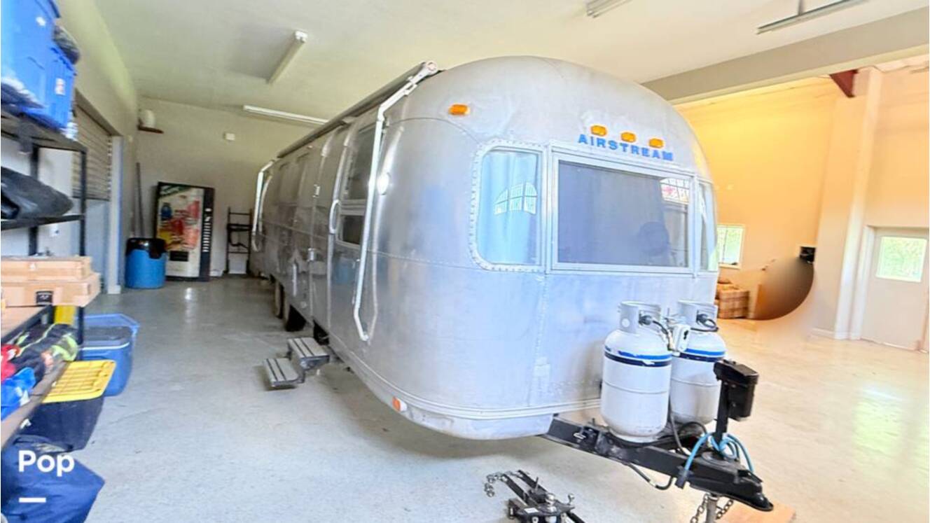 A photo of this 1973 Airstream Sovereign 31