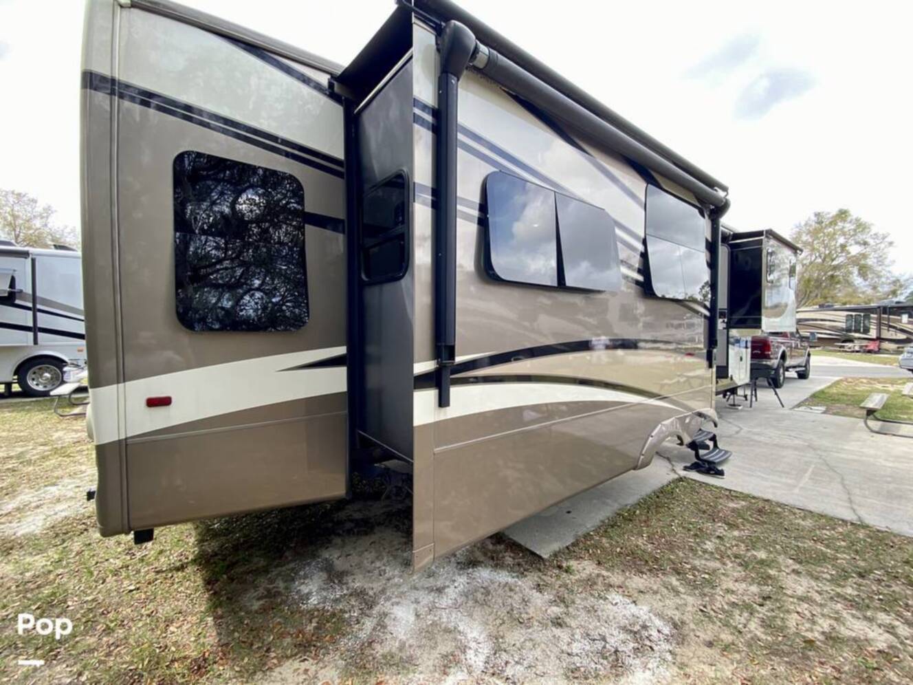 A photo of this 2015 Crossroads Carriage 40RL