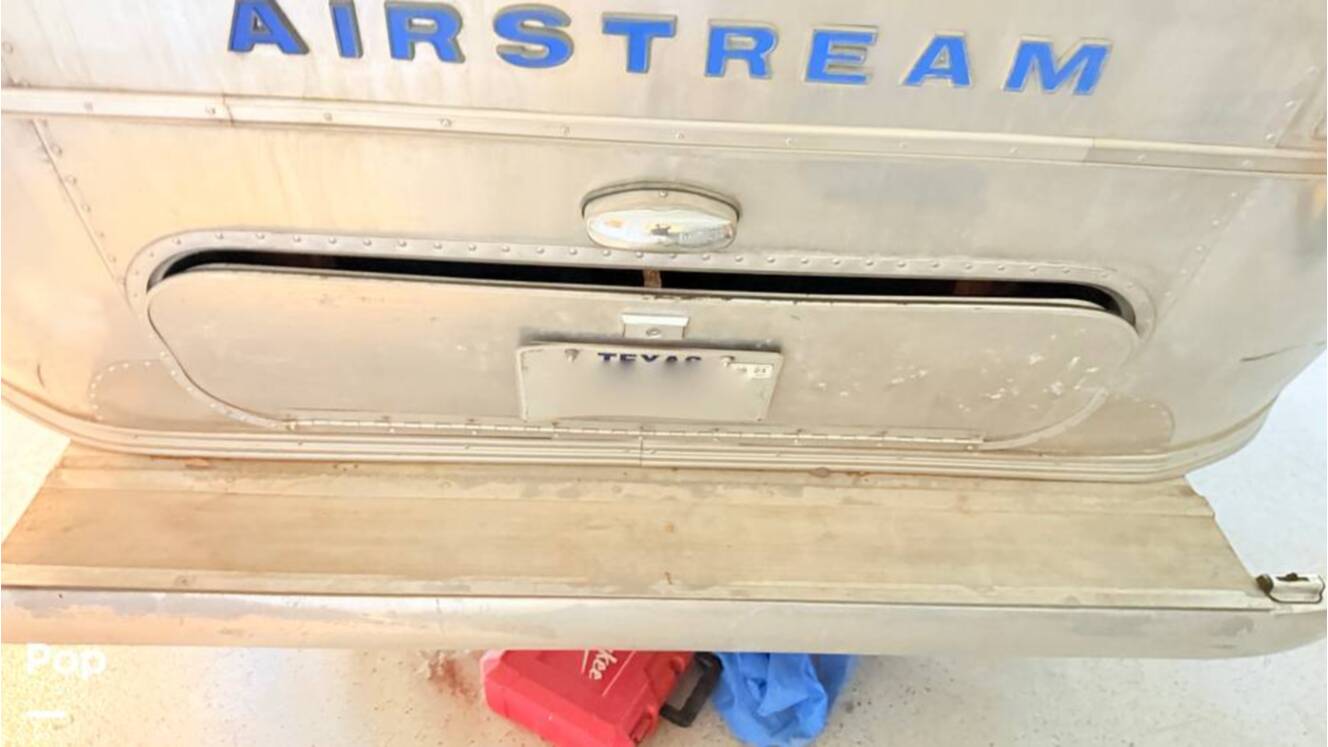 A photo of this 1973 Airstream Sovereign 31